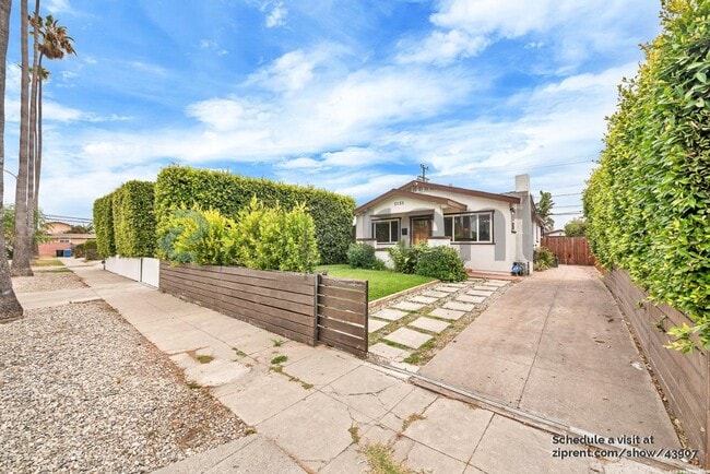 property at 5150 S Manhattan Pl