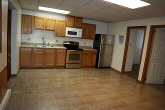 442 3rd St, Unit A in California, PA - Building Photo - Building Photo