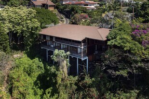 2380 Round Top Dr in Honolulu, HI - Building Photo