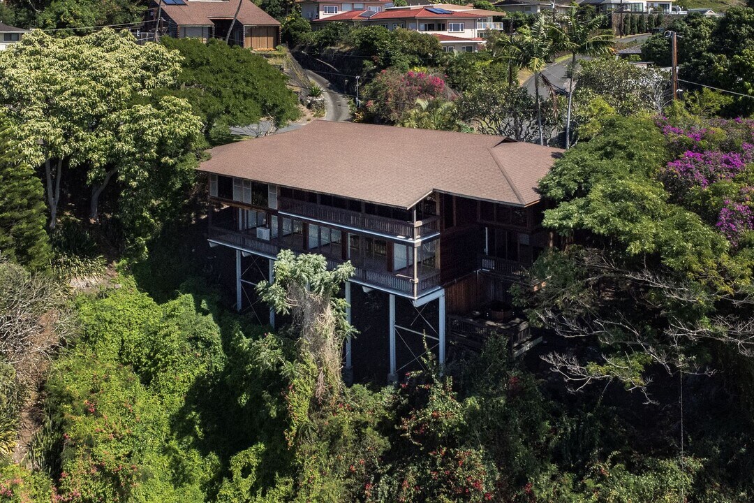 2380 Round Top Dr in Honolulu, HI - Building Photo