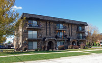 8101 W 84th St in Justice, IL - Foto de edificio - Building Photo