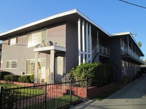 3321 Alma Ave in Lynwood, CA - Building Photo - Building Photo