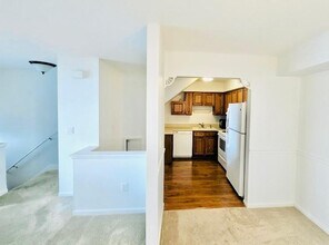 253 Pinewood Cir in Plymouth, MI - Building Photo - Building Photo