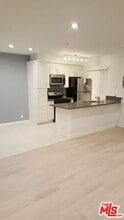 1132 S Oakhurst Dr in Los Angeles, CA - Building Photo - Building Photo