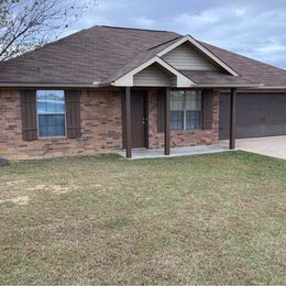 1524 Wood Springs Rd in Lindale, TX - Building Photo