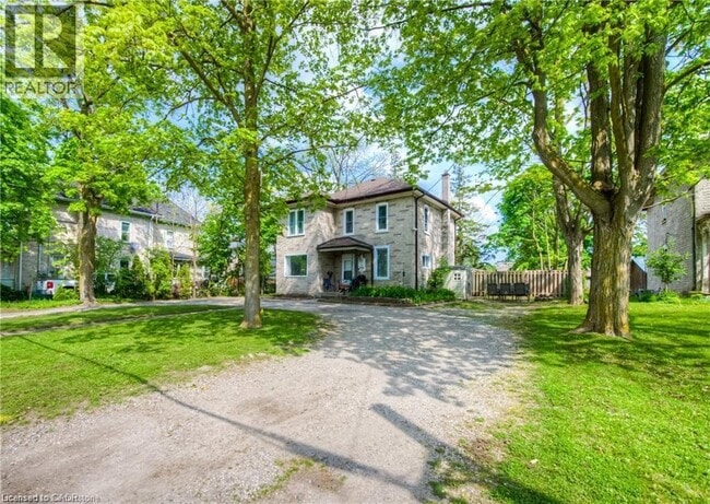 332 Queen St W in Cambridge, ON - Building Photo - Building Photo