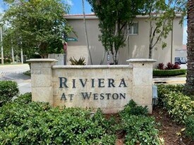 203 Riviera Cir in Weston, FL - Building Photo