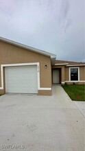 3018-3020 Skyline Blvd in Cape Coral, FL - Building Photo - Building Photo