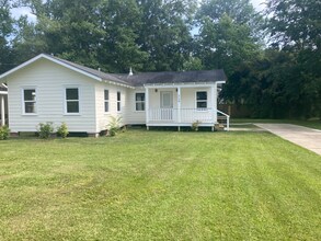 334 Oak St in Denham Springs, LA - Building Photo - Building Photo