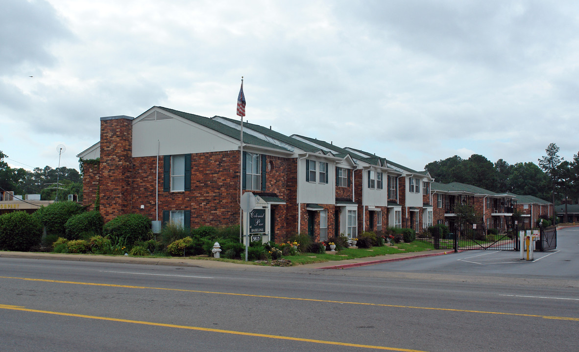 Colonial Parc Apartments in Little Rock, AR - Building Photo