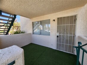 1412 Oak Rock Dr in Las Vegas, NV - Building Photo - Building Photo