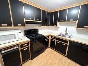 116 Bluestone Dr in Nashua, NH - Building Photo - Building Photo