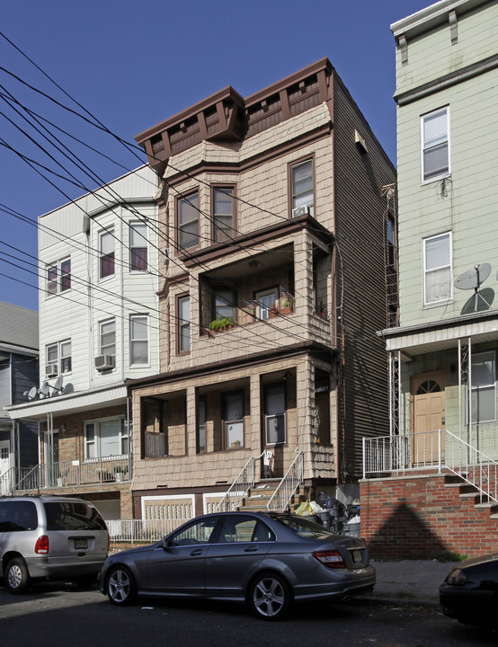 69 Andrew St in Bayonne, NJ - Building Photo