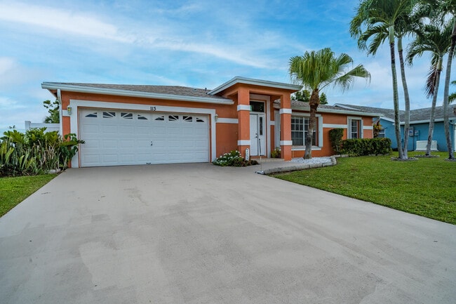 113 Madrid St in Royal Palm Beach, FL - Building Photo - Building Photo