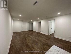 7 Resolution Crescent in Toronto, ON - Building Photo - Building Photo