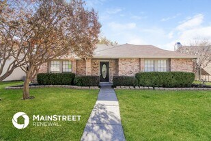 8414 Kensington Dr in Rowlett, TX - Building Photo