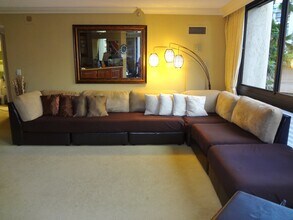 300 Wai Nani Way in Honolulu, HI - Building Photo - Building Photo