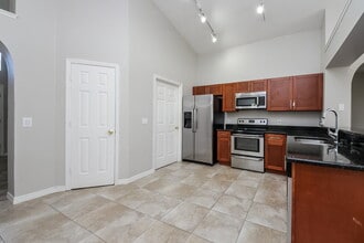 671 Eagle Pointe S in Kissimmee, FL - Foto de edificio - Building Photo