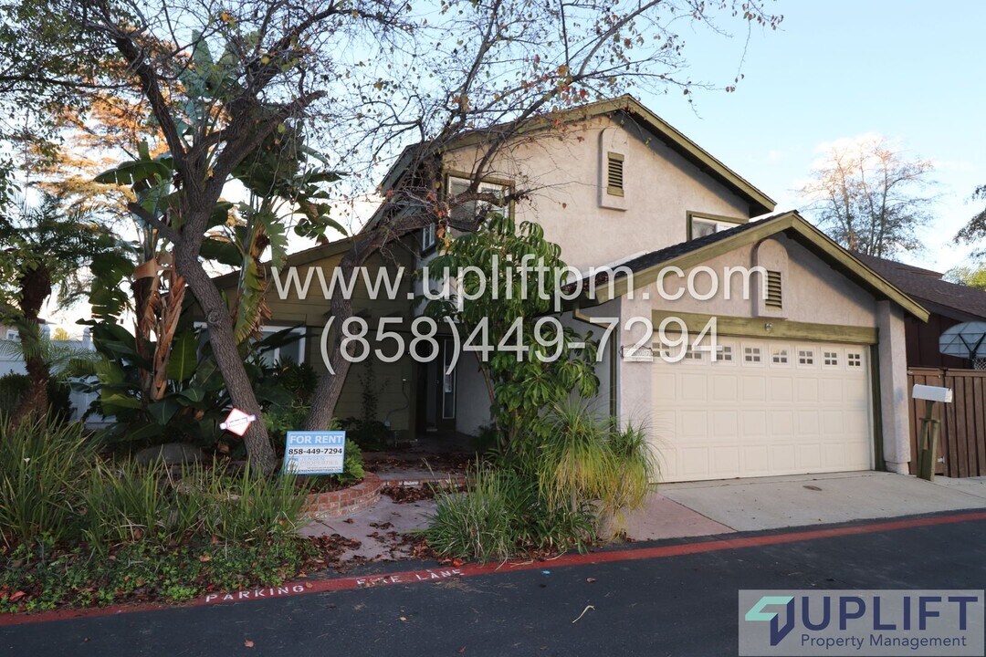 2807 Ledgetop Pl in Spring Valley, CA - Building Photo