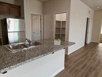 3612 Rustic Meadow Ct, Unit A in Bakersfield, CA - Building Photo - Building Photo