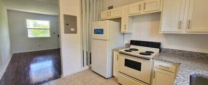 2977 Collier Ave in Jacksonville, FL - Building Photo - Building Photo