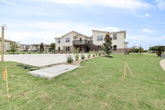 2200 Creekside Ln in Georgetown, TX - Building Photo - Building Photo