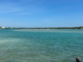200 Intracoastal Pl in Jupiter, FL - Building Photo