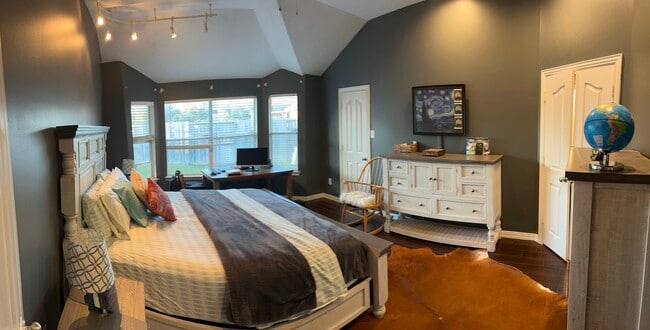 property at 4615 Parkstone Bend Ct