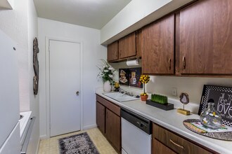 Park Heights Apartments in Little Rock, AR - Foto de edificio - Interior Photo