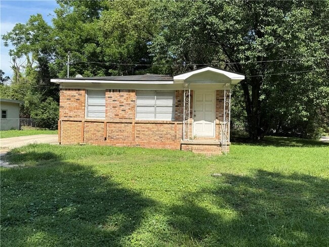 property at 302 Erie St