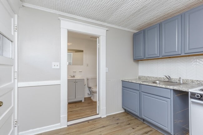 property at 39 Mead St