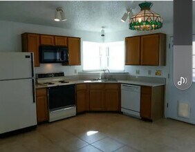 2408 Shady Turf Dr in Bedford, TX - Building Photo - Building Photo