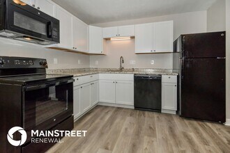 4038 Whitaker Dr in Indianapolis, IN - Foto de edificio - Building Photo