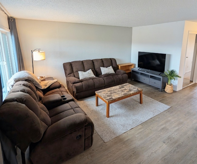 1009 W 30th Ave