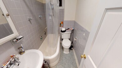 8 Brimmer St, Unit 4 in Boston, MA - Building Photo - Building Photo