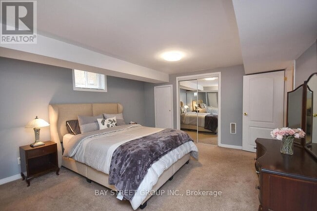 property at 10 Coral Harbour Crescent