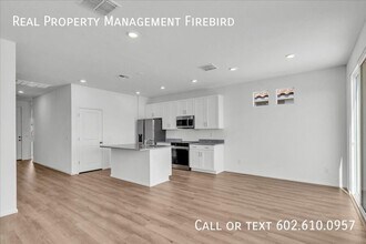18079 W Sand Hls Dr in Surprise, AZ - Building Photo - Building Photo