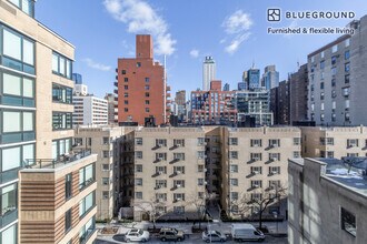 180 W 20th St in New York, NY - Building Photo - Building Photo