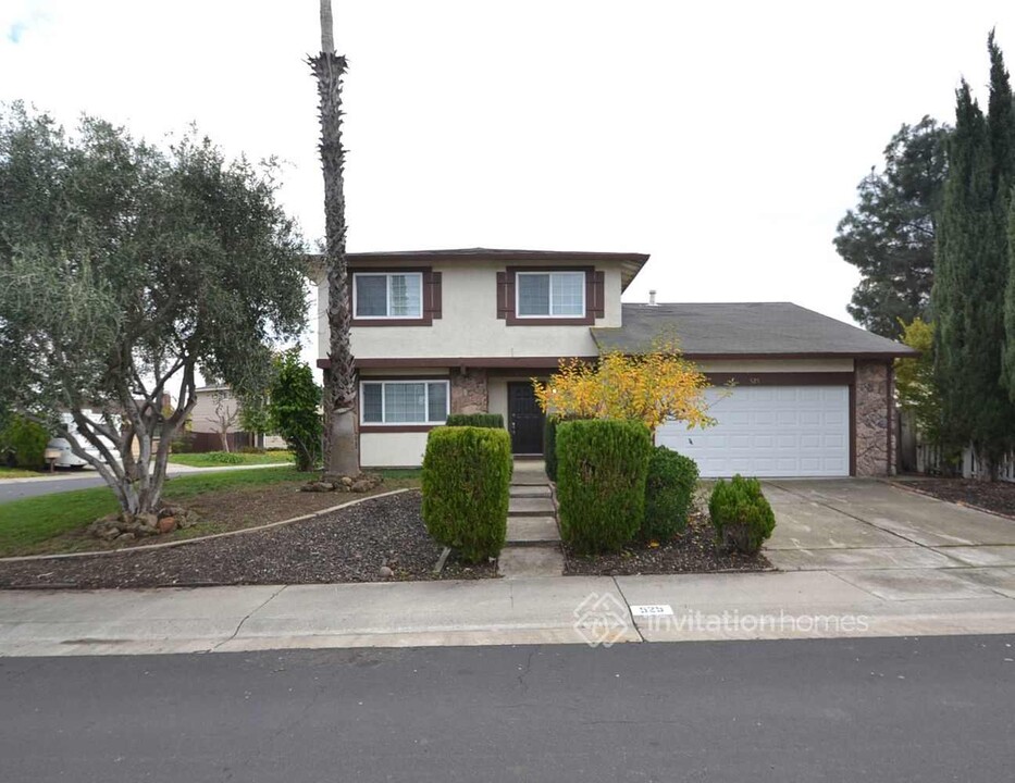 525 Blue Wing Dr in Suisun City, CA - Building Photo