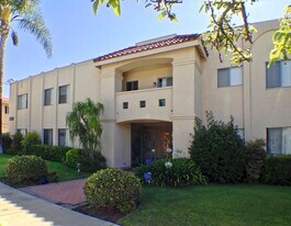 Valli Hacienda in Van Nuys, CA - Building Photo