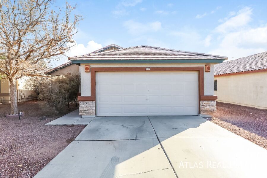 14219 N 150th Ave in Surprise, AZ - Foto de edificio