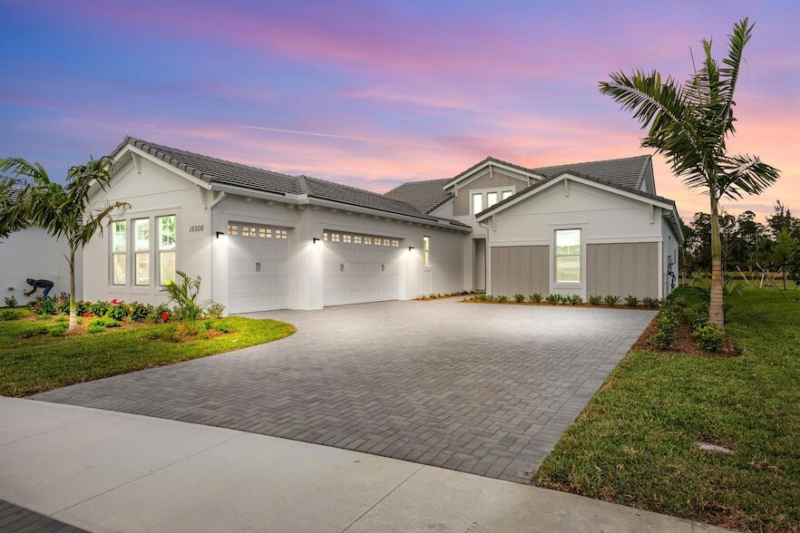 15006 Wildwood Cir in Westlake, FL - Building Photo