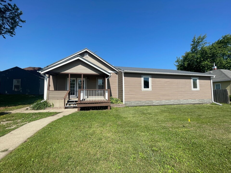 304 N 11th Ave in Marshalltown, IA - Building Photo