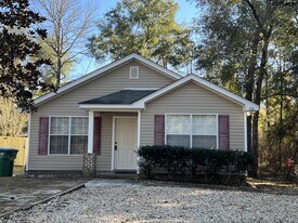 116 Cloer Ln in Crawfordville, FL - Building Photo
