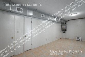 10069 Standifer Gap Rd in Collegedale, TN - Foto de edificio - Building Photo
