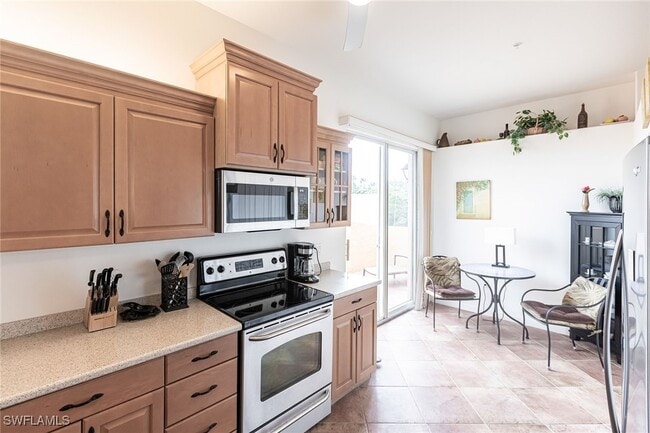 property at 8598 Via Lungomare Cir