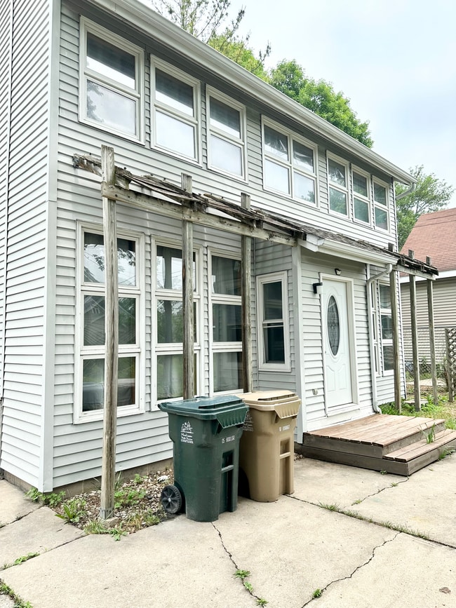 property at 2505 Dahle St