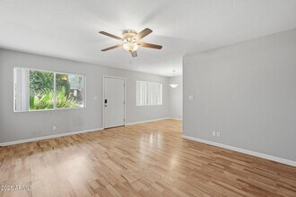 1702 W Tuckey Ln in Phoenix, AZ - Foto de edificio - Building Photo