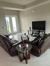 413 Akin Pl in La Belle, FL - Building Photo - Building Photo