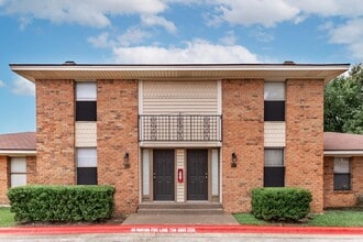 Hunnington Townhomes in Temple, TX - Building Photo - Building Photo